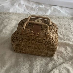 Kayu Beach Purse (wicker/straw material)